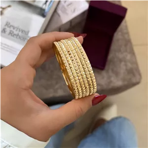 النگو زنانه،اصل طلا روس،پک ۶ تایی،در دو مدل شیک و خاص،۵ سال ماندگاری💍