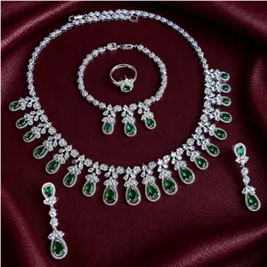 سرویس جواهری سنگ سبز زنانه برند پرنس مدل زمردی (ست کامل با انگشتر فری سایز)