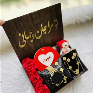 باکس هدیه چوبی زنانه و دخترانه پک کادو شیک ساعت و سرویس ترند ونکلیف ۲