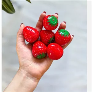 بالم لب توت فرنگی مجیک