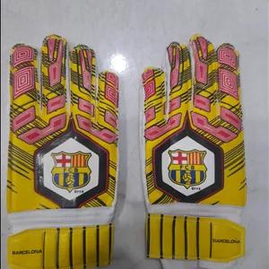 دستکش دروازه بانی بچگانه