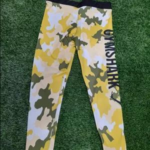 لگ ورزشی چریکی زرد