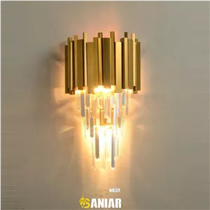 دیوارکوب کریستالی شیک | نوردهی لوکس با کریستال‌های تراش‌خورده