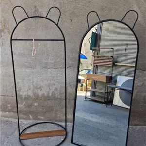 ست آینه قدی و رگال فلزی با طراحی مینیمال و خاص