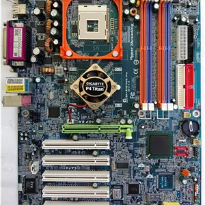 مادربرد gigabyte p4 titan در حد نو