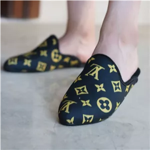 صندل جلو بسته زنانه لویی ویتون