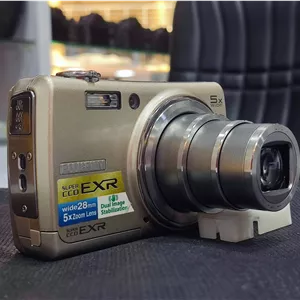 Fujifilm FinePix F200EXR با سنسوری بزرگتر از Canon G16 (کارکرده) (صفحه نمایش کار نمی کند)