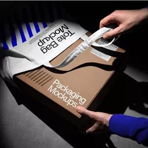 مجموعه ۸ موکاپ بسته‌بندی پستی برای پرزنت حرفه‌ای برند