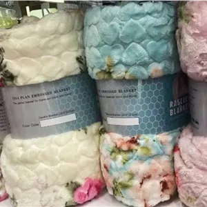 پتو دو نفره مسافرتی تیسا گل برجسته؛ تلفیقی از لطافت و کیفیت