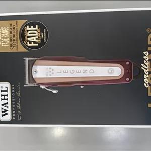 ماشین اصلاح وال حرفه‌ای لجند کردلس بی سیم پایه دار WAHL Cordless Legend
