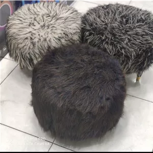 پاف کنار مبلی