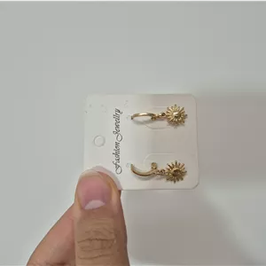 گوشواره زنانه چفتی طرح خورشید طلایی