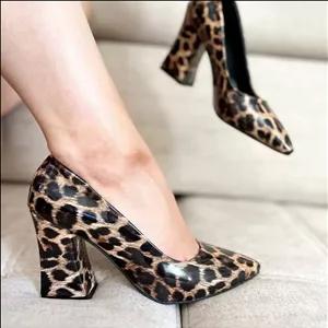 کفش پاشنه‌دار زنانه ورنی پلنگی مدل لئو ۶cm