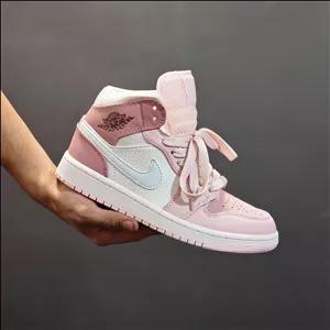 کتونی جردن 1 صورتی زنانه