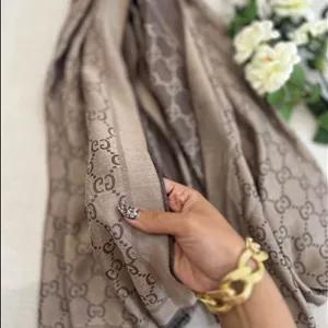 شال بژ موکا گوچی