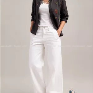 شومیز مشکی گلدوزی Bershka