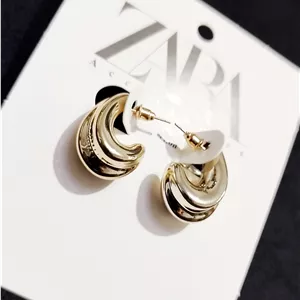 گوشواره دم وال فشن سه بعدی جنس رادیوم رنگ ثابت ضد حساسیت و آلرژی Zara accessories