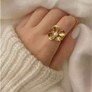 انگشتر گل فشن طلایی