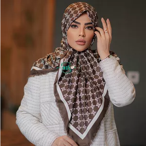 روسری ابریشم طرح سلین رنگ قهوه ای