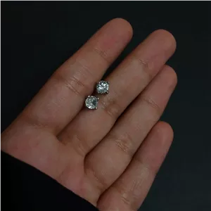 گوشواره میخی نقره مدل نگینی سایز بزرگ نقره 925 عیار 