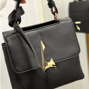 کیف صندوقی هلنا(سگک کاج)