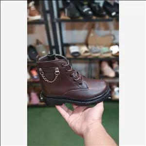 نیم بوت دخترانه زنجیردار کد ۱۸۱