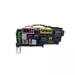 جعبه فیوز داخل کابین بنز E300 اتاق W212
