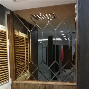 آینه دکوراتیو طرح وسط نیزه در 6رنگ نقره ای شامپاینی مسی طلایی دودی و صورتی خانمان مدل 335892