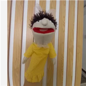 عروسک دستی نمایشی فک زن دختر گلی خانوموبامزه با لباس خانمان مدل 370223