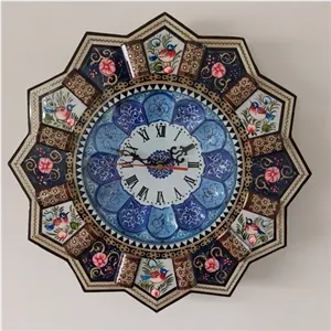 ساعت دیواری خاتم کاری شده با صفحه مینا کاری اندازه 37 سانتی متری خانمان مدل 341654 