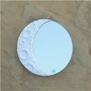 آینه ماه .. آینه دیوارکوب .. قطر 15 سانت با تخته ام دی اف نگهدارنده در پشت کار .. مناسب هفتسین و دیوارکوب و رومیزی خانمان مدل 338249