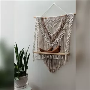 شلف مکرومه به رنگ شیری و نسکافه ای به طول شلف 50 و ارتفاع تقریبی یک متر خانمان مدل 360531