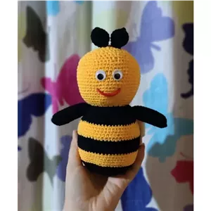 عروسک دست بافت زنبور خانمان مدل 371442