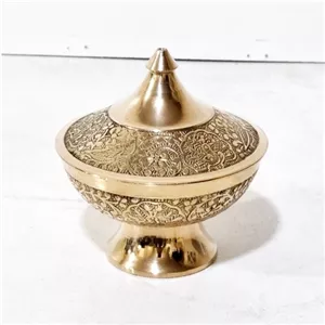 قندان برنجی هندی و یا شکلات خوری برنجی هندی با طرح طاووس با قطر 11 سانت مناسب استفاده قابل شستشو ظروف پذیرایی ظروف برنجی خانمان مدل 342317