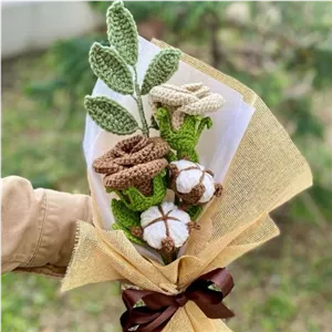 دسته گل بافتنی جذاب و باکیفیت مناسب هدیه به عزیزانمون در مناسبت های مختلف خانمان مدل 366966