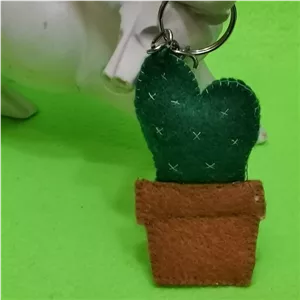 جا کلیدی طرح کاکتوس دستدوز از جنس نمد خانمان مدل 361316