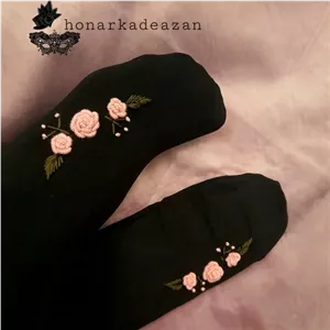 جوراب گلدوزی طرح سه گل گلبهی خانمان مدل 362412