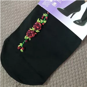 جوراب گلدوزی با دست خانمان مدل 359631