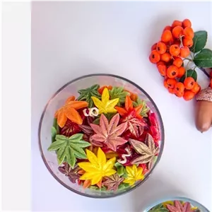 شمع شیشه ای برگ های پاییزی قطر 10سانت خانمان مدل 330463