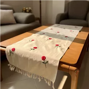 رانر گلدوزی شده با دست گل قرمز ابعاد 40در150 خانمان مدل 363346