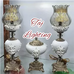 آباژور چراغ رومیزی همراه کاپ رومیزی طرح گل برجسته مدل سیژِف ست سه تیکه کامل خانمان مدل 328320