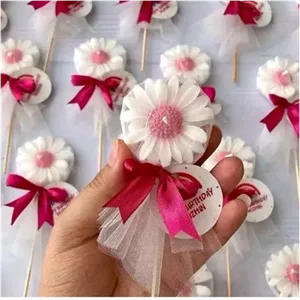 گیفت شمع عروسی عقد گل بابونه خانمان مدل 337674