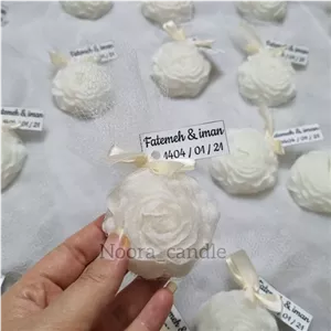 گیفت عروسی شمع آلاله به همراه لیبل اسم و تاریخ چاپ شده خانمان مدل 336484