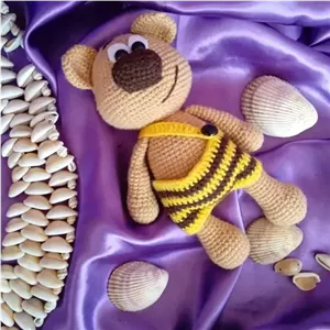 عروسک بافتنی خرس بالباس زنبوری خانمان مدل 371014