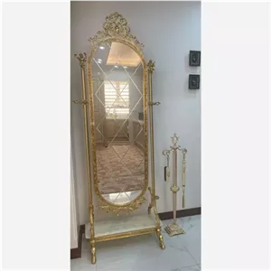 آینه قدی برنز اکسسوری برنزی آینه مزون برنجی دکوراتیو دکوراسیون آیینه قدی کنار سالنی آینه ایستاده برنزی آبکاری طلا آنتیک خانمان مدل 337593
