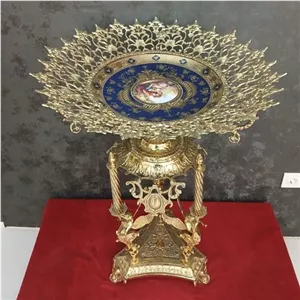 میوه خوری کنار سالنی آجیل خوری پایه دار برنز 3 فرشته ملکه برنزی بشقاب طلاکوب اعلا جا میوه برنجی خانمان مدل 339480 