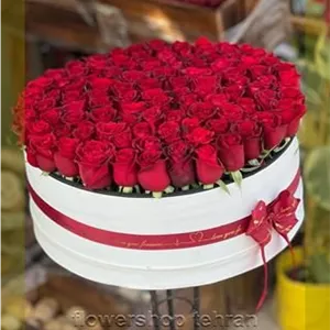 اگر دنبال هدیه شیک و بی‌دردسر هستی، جام گل رز گزینه خوبی است