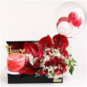 باکس گل و کیک لاکچری برای دوست دختر با ارسال فوری