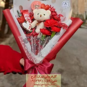 باکس گل ولنتاین با شکلات و تزیین شیک در گلفروشی دردشت