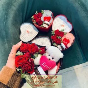 باکس گل شیک ولنتاین برای دوست عزیز در گلفروشی هفت تیر